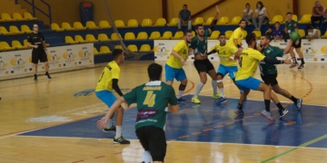 La defensa melillense no rayó a una buena altura.