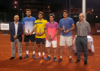 Foto de familia de los componentes de la final del XI Internacional Ciudad de Melilla.