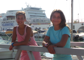 Los melillenses Alberto Colomer y Cristina Padilla, antes de su partida de nuestra ciudad.