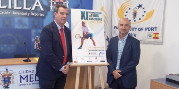 Momento de la presentación del cartel anunciador del torneo.