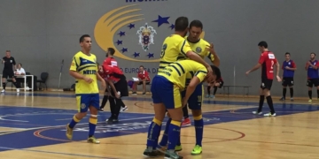 Los jugadores melillenses celebran uno de sus goles, en el encuentro del pasado fin de semana.