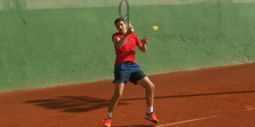 El melillense Víctor Arias se juega su pase al cuadro final hoy.