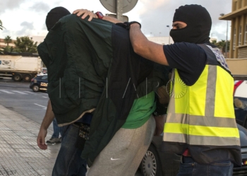 GRA013 MELILLA, 28/09/2016.- Cinco presuntos yihadistas han sido detenidos por la policía en España, Alemania y Bélgica en una operación conjunta llevada a cabo por las fuerzas de seguridad de los tres países. En España fueron detenidas tres personas -dos en Barcelona y una en Melilla (imagen)-, en Wuppertal (Alemania) otra y una más en Bruselas. EFE/Blasco de Avellaneda