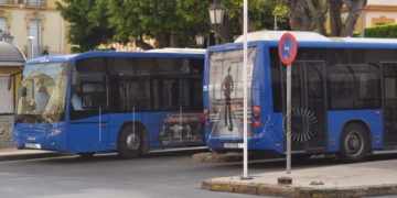 La cooperativa del bus subraya que en Melilla operan entre 250 y 300 conductores que se dedican ilegalmente a transportar viajeros.