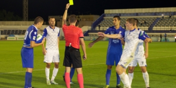 El gran protagonista del último partido no fue ningún jugador sino el colegiado madrileño de turno.