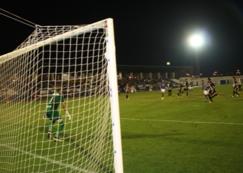 La UD Melilla baja hasta la quinta plaza de la tabla