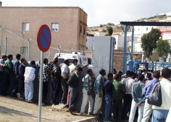 Ocho subsaharianos entran a la carrera por Mariguari tras intentarlo unos 40