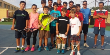 Componentes de la Escuela de Tenis de La Hípica.