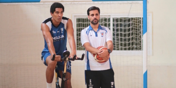 Marcos Suka se entrenó en solitario en la bicicleta estática.