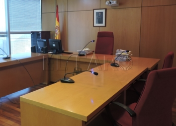 Le piden un año de cárcel por robar en un coche y provocar daños valorados en 600 €