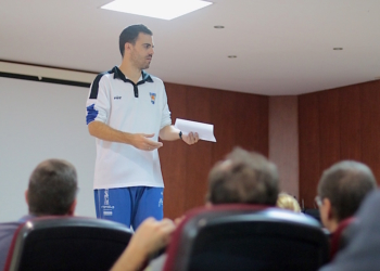 Muy buena fue la afluencia de padres y madres a esta charla que se desarrolló, en un buen ambiente deportivo y social.