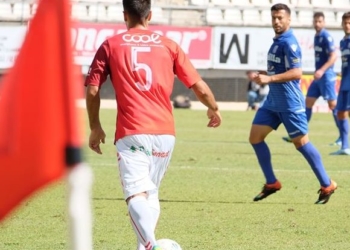 Sufian, a la derecho, tiene muchas opciones de entrar en el once inicial de este miércoles.