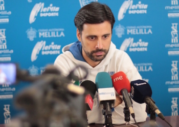 Alejandro Alcoba, durante la rueda de prensa de ayer jueves.