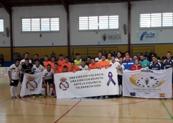 El pabellón Lázaro Fernández fue escenario de un buen partido de fútbol sala.