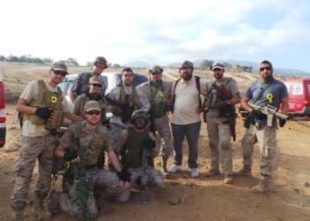 componentes de los pelotones Zulú 3 y 4 en la actividad que se llevó a cabo junto a miembros de la Asociación que preside Avelino Gutiérrez.