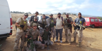 componentes de los pelotones Zulú 3 y 4 en la actividad que se llevó a cabo junto a miembros de la Asociación que preside Avelino Gutiérrez.