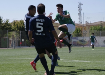 Lance de juego de uno de los partidos del River Melilla.