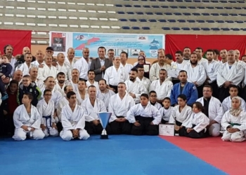 Foto de familia de todos los deportistas que estuvieron presentes en las jornadas de este deporte que se celebraron en la vecina localidad marroquí de Nador.