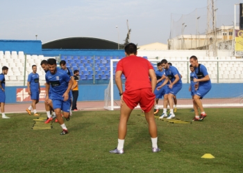 Los jugadores de la UD Melilla, en una de las exigentes sesiones de entrenamientos desarrolladas en el estadio Álvarez Claro.