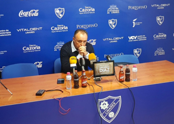El entrenador melillense, en la rueda de prensa oficial después del partido.