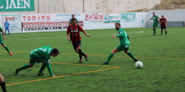 El jugador melillense Sufian, en uno de los lances del encuentro de ayer.