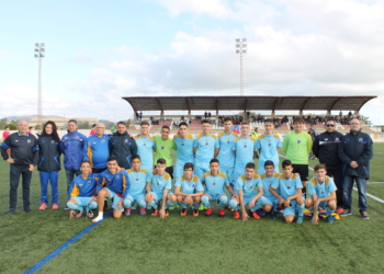 La selección melillense Sub-18 realizó un partido muy serio, que se fue al traste por un gol encajado en una jugada a balón parado a falta de once minutos para el final del tiempo reglamentario.