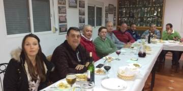 Imagen de algunos de los socios de la APDM, en la cena de Navidad.