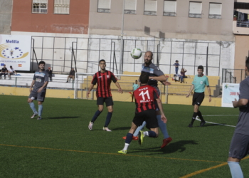 Imagen de una de las jugadas del conjunto del River Melilla.