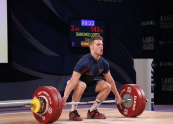 David Sánchez arrasa en el Europeo sub 23 con tres oros: arrancada, dos tiempos y total.