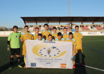 Los Sub-16 (arriba) y Sub-18 (abajo) no tuvieron opciones en los partidos disputados ayer frente a Cataluña.