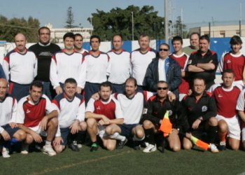 Foto de familia del encuentro celebrado durante la primera edición, que fue en 2007.
