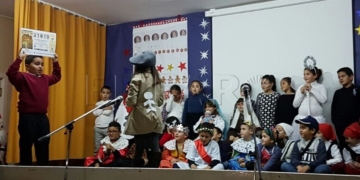 Alumnos de segundo B del CEIP Anselmo Pardo, durante su actuación.