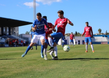 Nacho Aznar, a la izquierda, fue uno de los goleadores del partido.