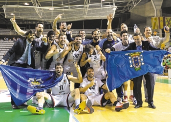 Así celebraban los componentes del Decano el ansiado ascenso a la máxima categoría del basket nacional.