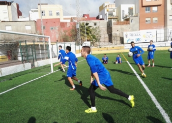 Un momento del entrenamiento de ayer en el Álvarez Claro