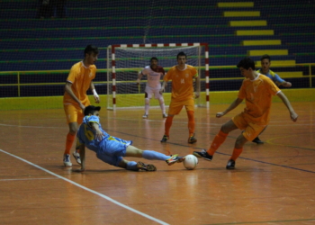 El melillense Alex Ramos se dejó todo en el partido.