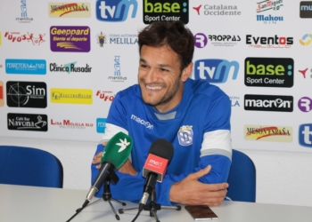Nando de la Rosa, durante la rueda de prensa ofrecida tras el entrenamiento de la matinal de ayer miércoles.