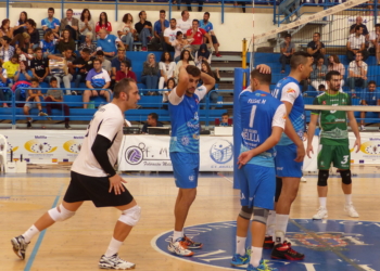 Los jugadores melillenses, en busca de la primera victoria del 2017.