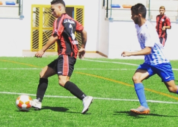 El lateral izquierdo de la escuadra rojinegra está cuajando muy buenas actuaciones frente a los equipos punteros de la División de Honor.