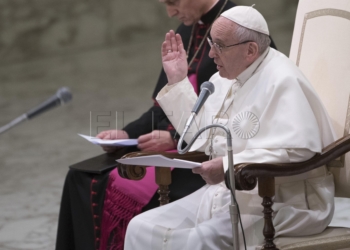 VAT01 CIUDAD DEL VATICANO (VATICANO) 18/01/2017.- El papa Francisco preside la audiencia general semanal en el aula Pablo VI, en el Vaticano, hoy, 18 de enero de 2016. EFE/Giorgio Onorati