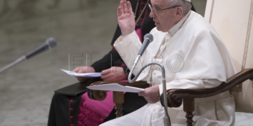 VAT01 CIUDAD DEL VATICANO (VATICANO) 18/01/2017.- El papa Francisco preside la audiencia general semanal en el aula Pablo VI, en el Vaticano, hoy, 18 de enero de 2016. EFE/Giorgio Onorati