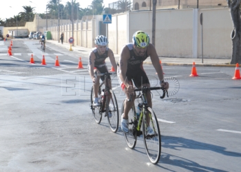 La prueba constará de tres segmentos: carrera a pie, ciclismo y vuelta a la carrera a pie.