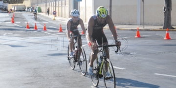 La prueba constará de tres segmentos: carrera a pie, ciclismo y vuelta a la carrera a pie.