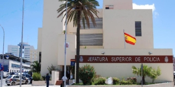 Foto del edificio de la Jefatura Superior de Policía.