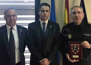 La Fundación FESEI reconoce la trayectoria del jefe de Policía