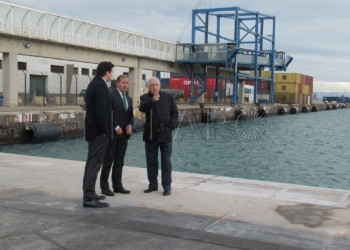 El Puerto amplía un muelle de atraque que permite acelerar el embarque