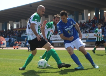 Durante la primera mitad, el conjunto azulino fue dueño y señor del partido, creando ocasiones de gol.