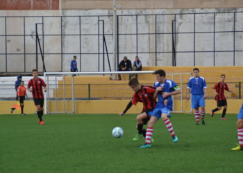 Los melillenses siguen metidos en las plazas de descenso directo.