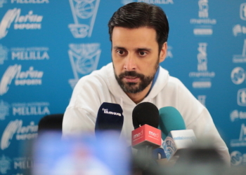 Alejandro Alcoba, técnico del Decano de la LEB Oro.