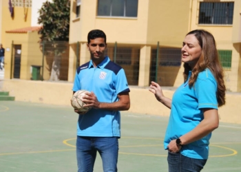 Mahanan y Chaima, en su visita al Colegio León Solá.